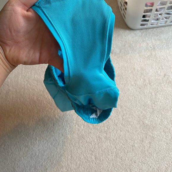 Lululemon Hotty Hot High Rise 4 Inch Shorts - Picture 3 of 4